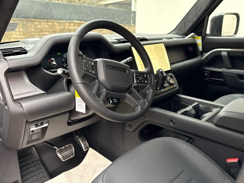 New 2026 Land Rover Defender 110 OCTA image 13