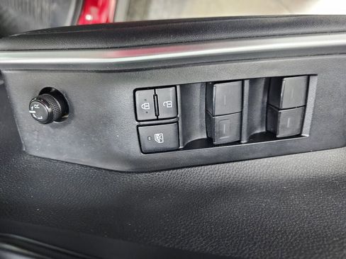 Used 2021 Toyota Highlander XLE image 35