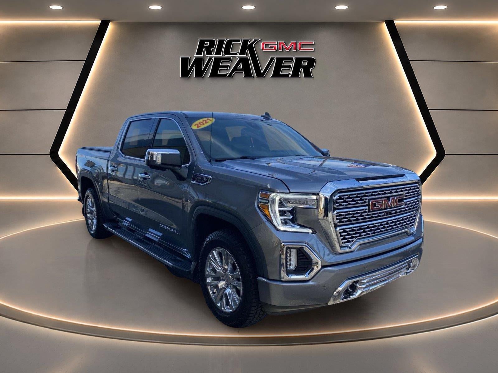 Used 2021 GMC Sierra 1500 Denali w/ Technology Package AWD/4WD image 9