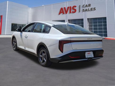 Used 2025 Kia K4 LXS FWD image 3