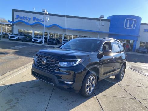 Used 2023 Honda Passport TrailSport image 4
