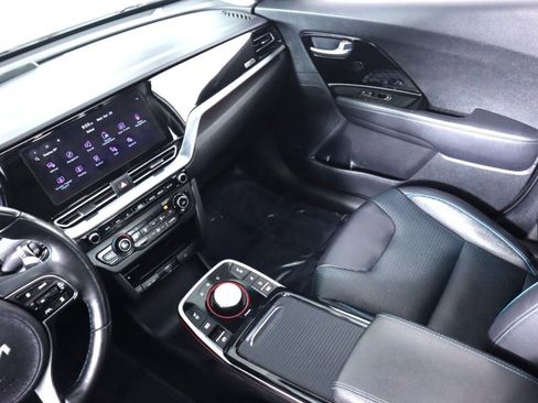 Used 2022 Kia Niro EX Premium w/ Cold Weather Package FWD image 33