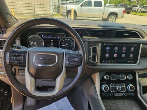 Used 2021 GMC Yukon XL Denali w/ Denali Premium Package RWD image 17