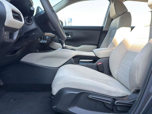Used 2023 Honda HR-V LX image 17