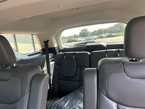 New 2026 Ford Explorer Active w/ Active Comfort Package AWD/4WD image 13