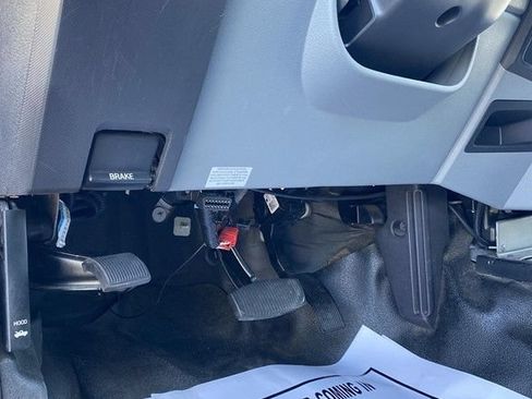 Used 2014 Ford F550 2WD Regular Cab Super Duty image 12