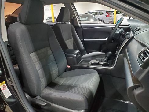 Used 2015 Toyota Camry LE image 13