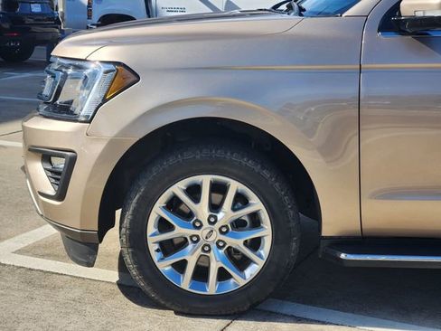 Used 2020 Ford Expedition XLT w/ Equipment Group 202A image 9