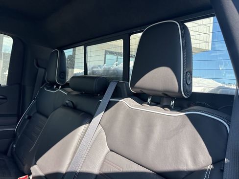 Used 2022 GMC Sierra 1500 AT4X image 5