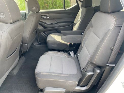Used 2019 Chevrolet Traverse LT w/ LPO, Black Accent Package image 18