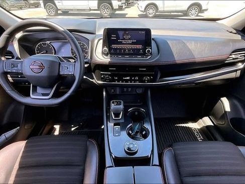 Certified 2025 Nissan Rogue SV AWD/4WD image 7