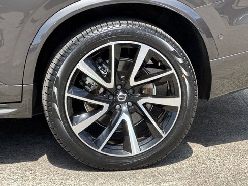 Used 2023 Volvo XC90 T8 Plus w/ Protection Package Premier AWD/4WD image 12
