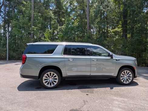 Used 2024 GMC Yukon XL Denali w/ Advanced Technology Package AWD/4WD image 4