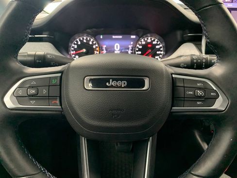 Used 2022 Jeep Compass Latitude w/ Convenience Group FWD image 12