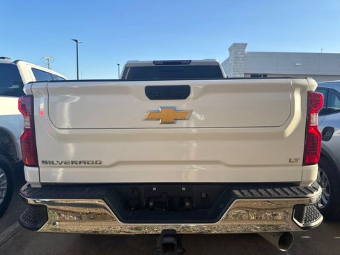 Used 2022 Chevrolet Silverado 2500 LT w/ Convenience Package AWD/4WD image 6