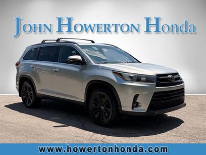 Used 2019 Toyota Highlander SE