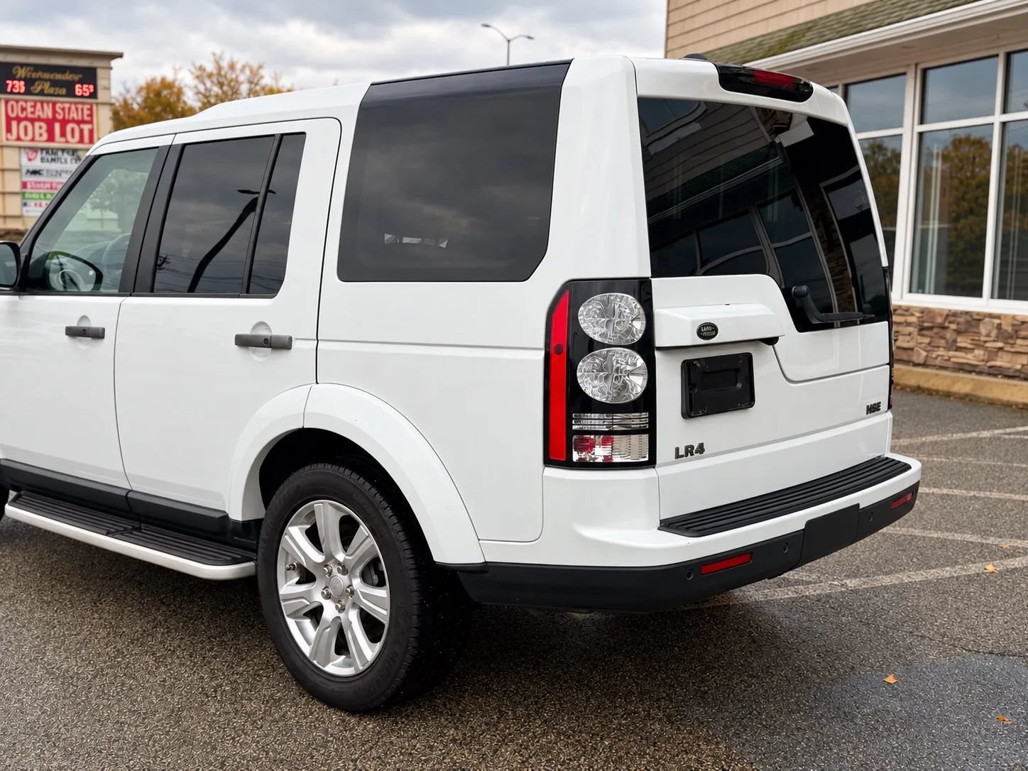 Used 2016 Land Rover LR4 HSE Silver Edition AWD/4WD image 21
