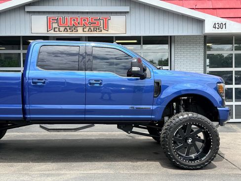 Used 2022 Ford F350 Lariat w/ Black Appearance Package AWD/4WD image 12