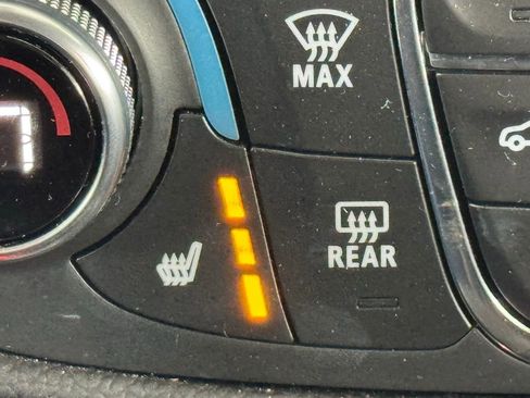 Used 2022 Chevrolet Equinox LT image 32