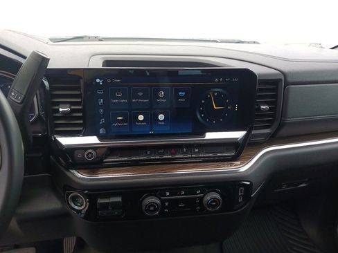 Used 2024 Chevrolet Silverado 2500 LT image 21