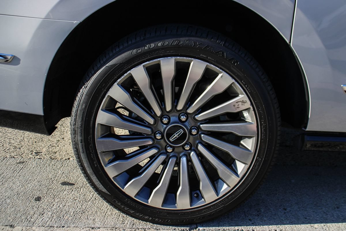 Used 2020 Lincoln Navigator L Reserve w/ Equipment Group 208A Reserve AWD/4WD image 45