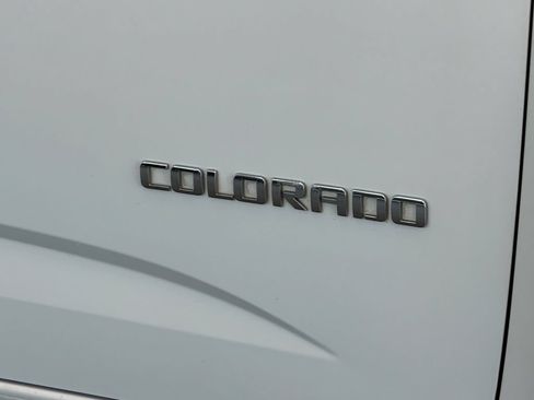 Used 2017 Chevrolet Colorado Z71 AWD/4WD image 10