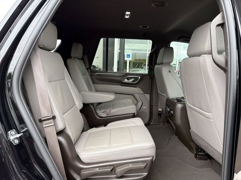 Used 2024 Chevrolet Tahoe LT RWD image 17