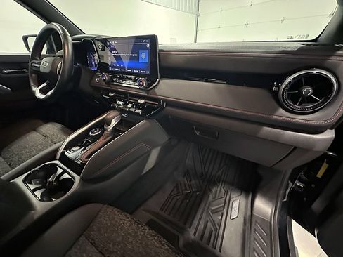 Used 2023 Chevrolet Colorado Z71 w/ Z71 Convenience Package 2 AWD/4WD image 31