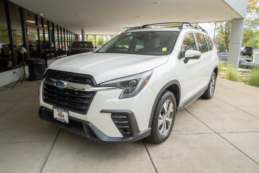 Certified 2023 Subaru Ascent Premium w/ Convenience Package AWD/4WD image 3