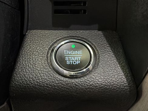 Used 2018 Ford F150 Platinum w/ Equipment Group 701A Luxury AWD/4WD image 28