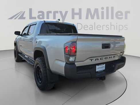 Used 2022 Toyota Tacoma TRD Off-Road w/ TRD Premium Off Road Package AWD/4WD image 3