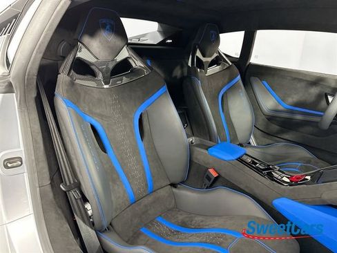 Used 2023 Lamborghini Huracan Tecnica RWD image 12