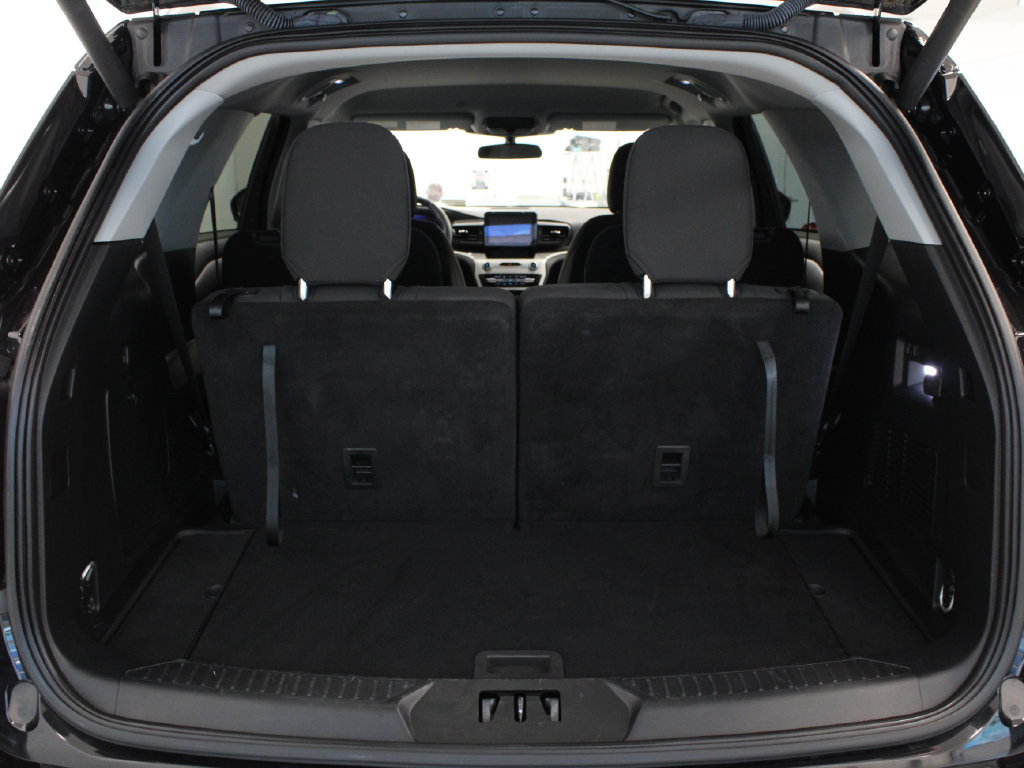Used 2023 Ford Explorer XLT RWD image 33