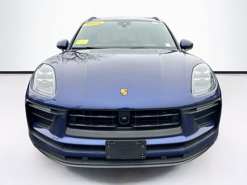 Used 2024 Porsche Macan image 2