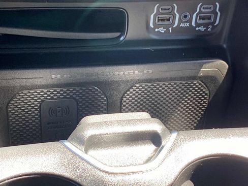 Used 2024 RAM 1500 Laramie AWD/4WD image 32
