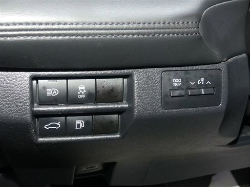 Used 2021 Toyota Avalon XLE FWD image 28