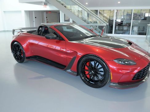 Used 2023 Aston Martin V12 Vantage Roadster image 15