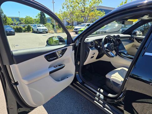 Used 2026 Mercedes-Benz GLC 300 image 22