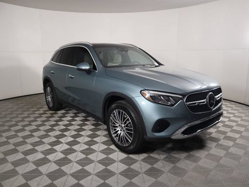 Used 2026 Mercedes-Benz GLC 300 image 3