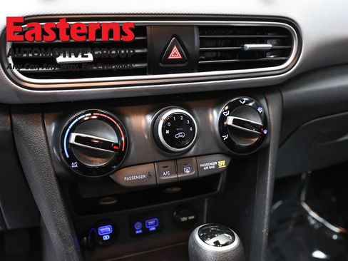 Used 2019 Hyundai Kona SE image 19