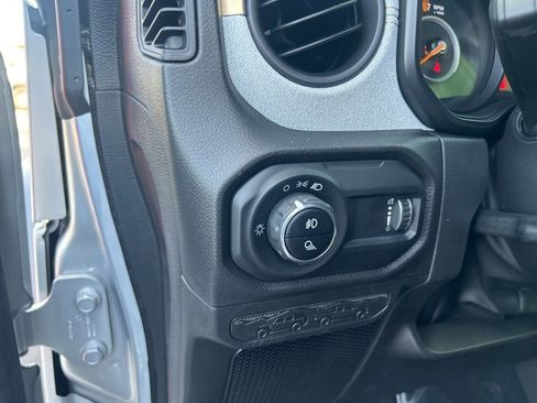 Certified 2024 Jeep Gladiator Sport image 33