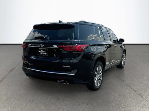 Used 2023 Chevrolet Traverse Premier FWD image 7