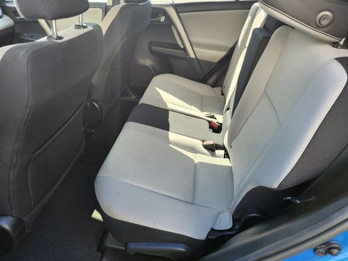 Used 2016 Toyota RAV4 XLE AWD/4WD image 5