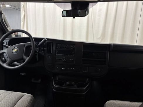 Used 2025 Chevrolet Express 2500 LT w/ LT Preferred Equipment Group RWD image 18