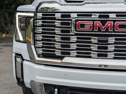 New 2026 GMC Sierra 2500 Denali w/ Denali Reserve Package AWD/4WD image 11