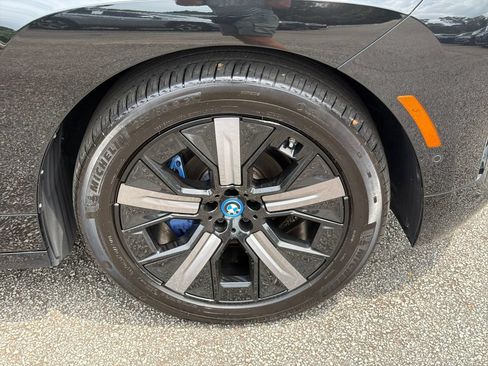 Used 2023 BMW iX xDrive50 w/ Premium Package AWD/4WD image 12