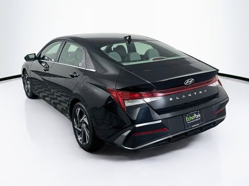 Used 2025 Hyundai Elantra SEL FWD image 5