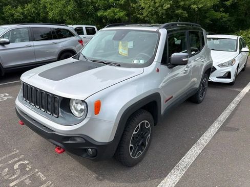 Used 2016 Jeep Renegade Trailhawk AWD/4WD image 2