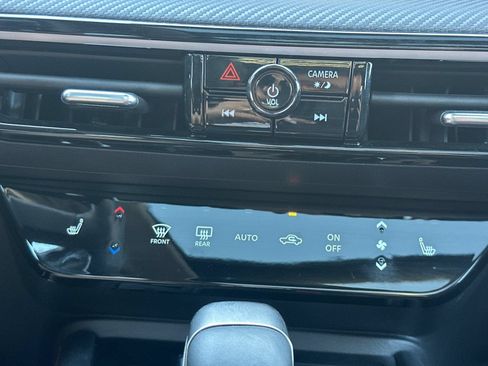 Used 2025 Nissan Kicks SR w/ SR Premium Package AWD/4WD image 22