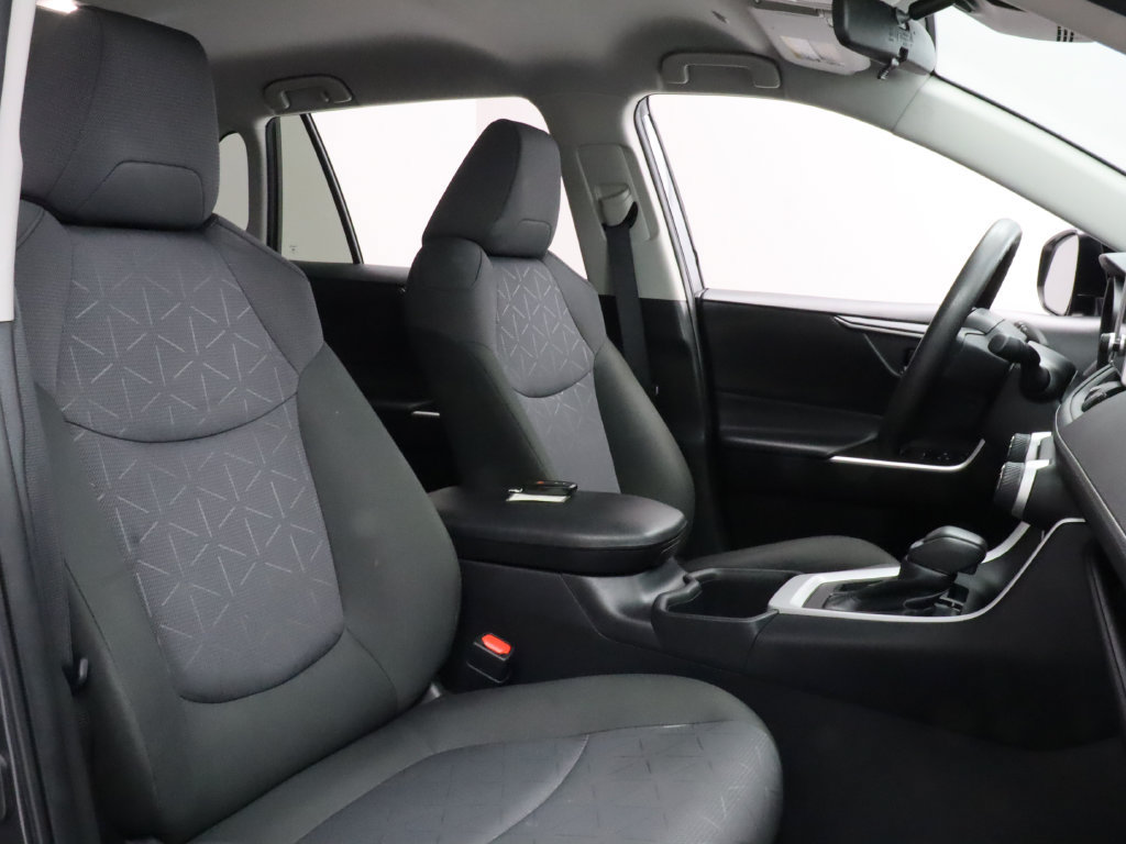 Used 2025 Toyota RAV4 XLE FWD image 22
